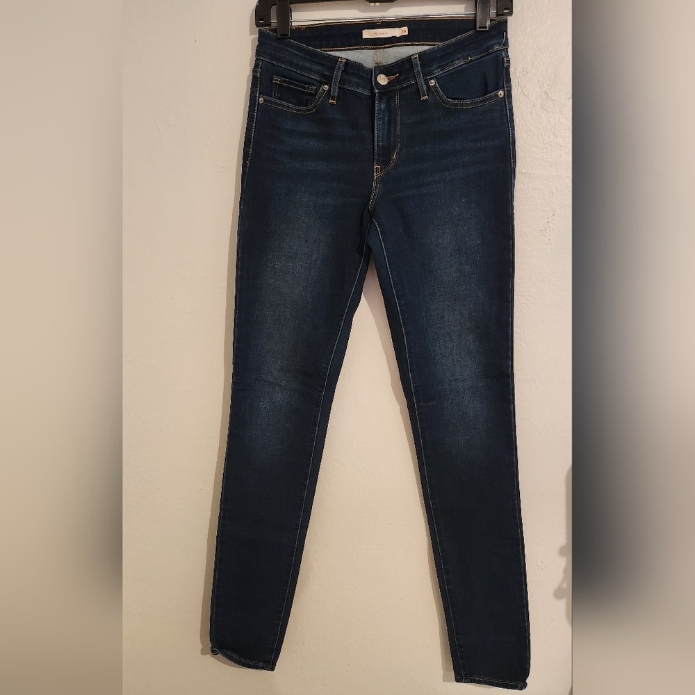 NWOT Levi's Women's 711 Skinny Jeans